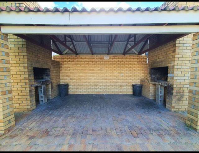 1 BEDROOM APARTMENT TO LET IN CHURCHILL ESTATE